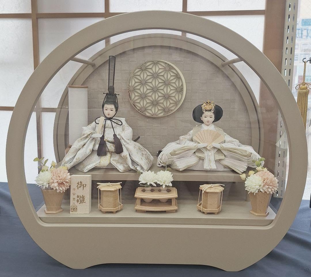 値下げ! 今期新作 雛人形 平安豊久作 真凛 円形丸型 モカ色 アクリル 値下げ! 今期新作 雛人形 平安豊久作 真凛 円形丸型 モカ色 アクリル